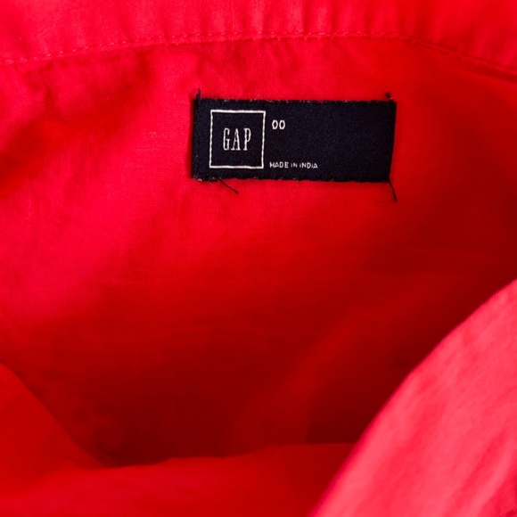 Scallop-Edge Gap Miniskirt - Picture 3 of 5